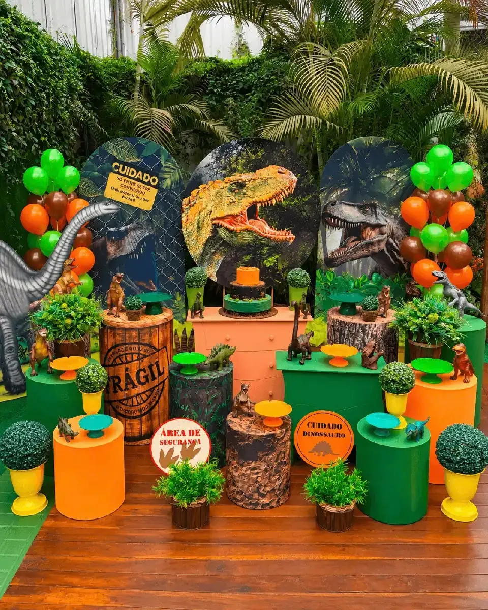 Decoração real tema dinossauros